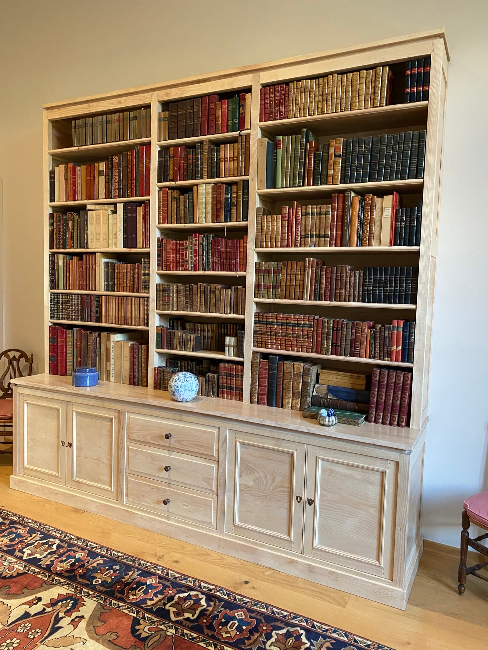 Bibliothèque en frêne