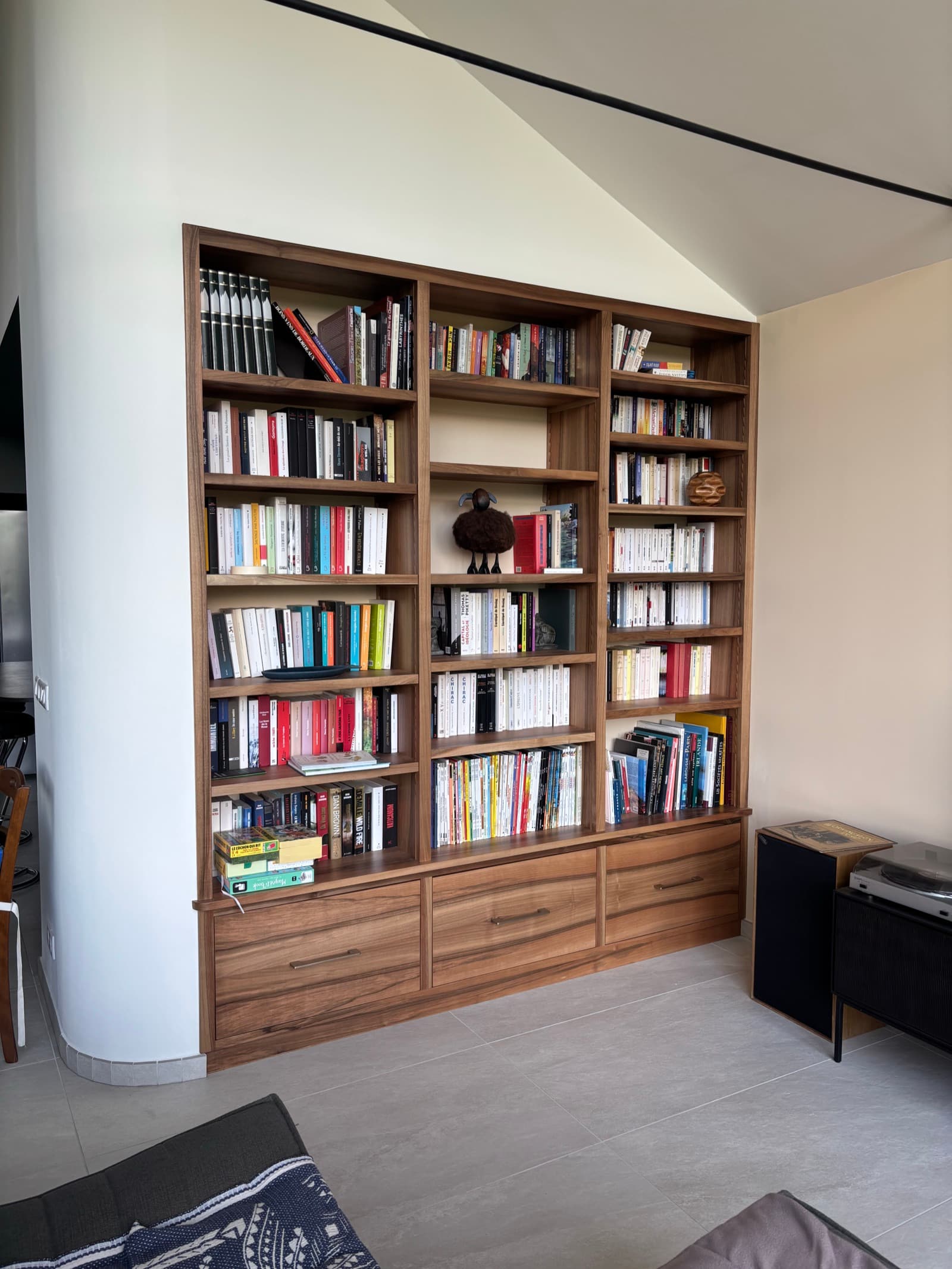 Bibliothèque en noyer